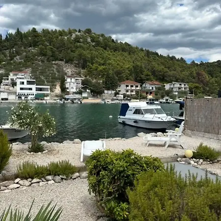 Maris
