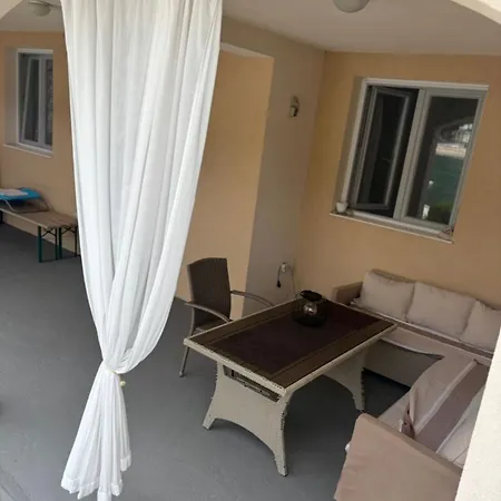 Apartment Maris *